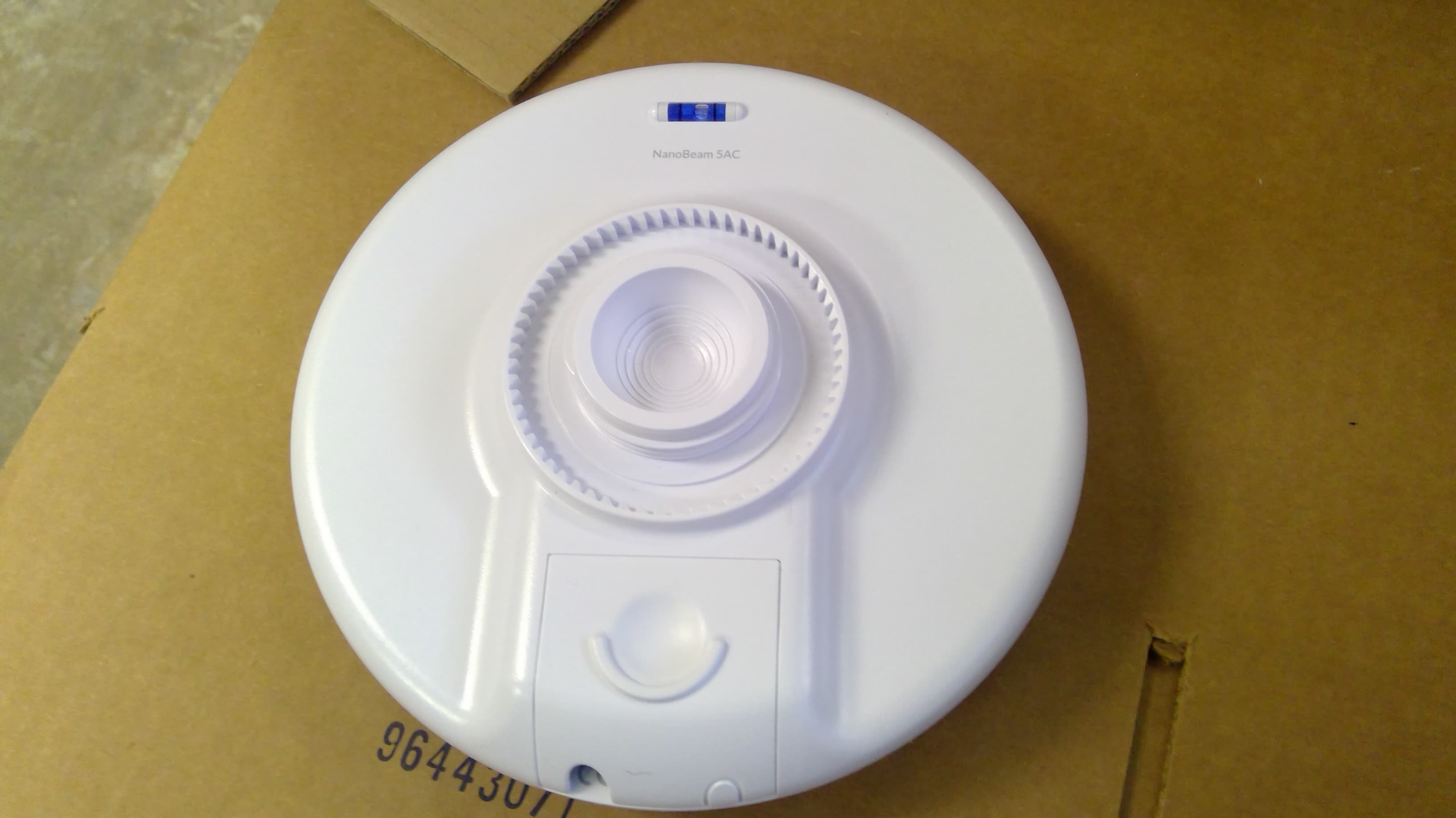 Ubquiti airMAX NanoBeam 5AC