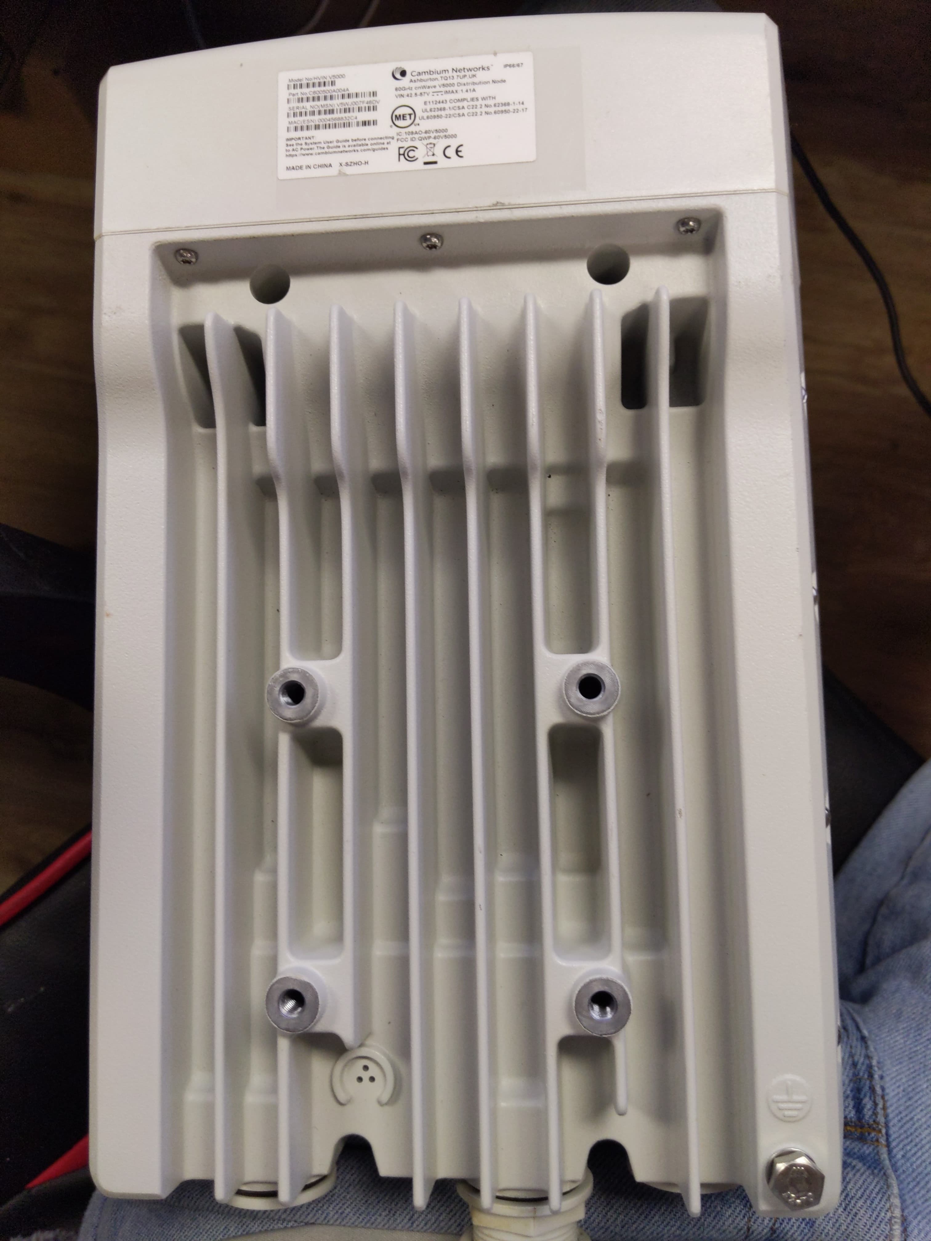 Cambium cnWave 60 GHz V5000 Distribution Node